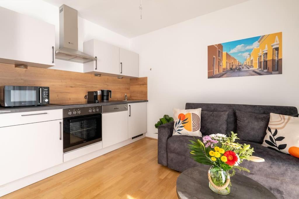 Sunny 1Br Home With Balcony By Hm Wien Eksteriør billede