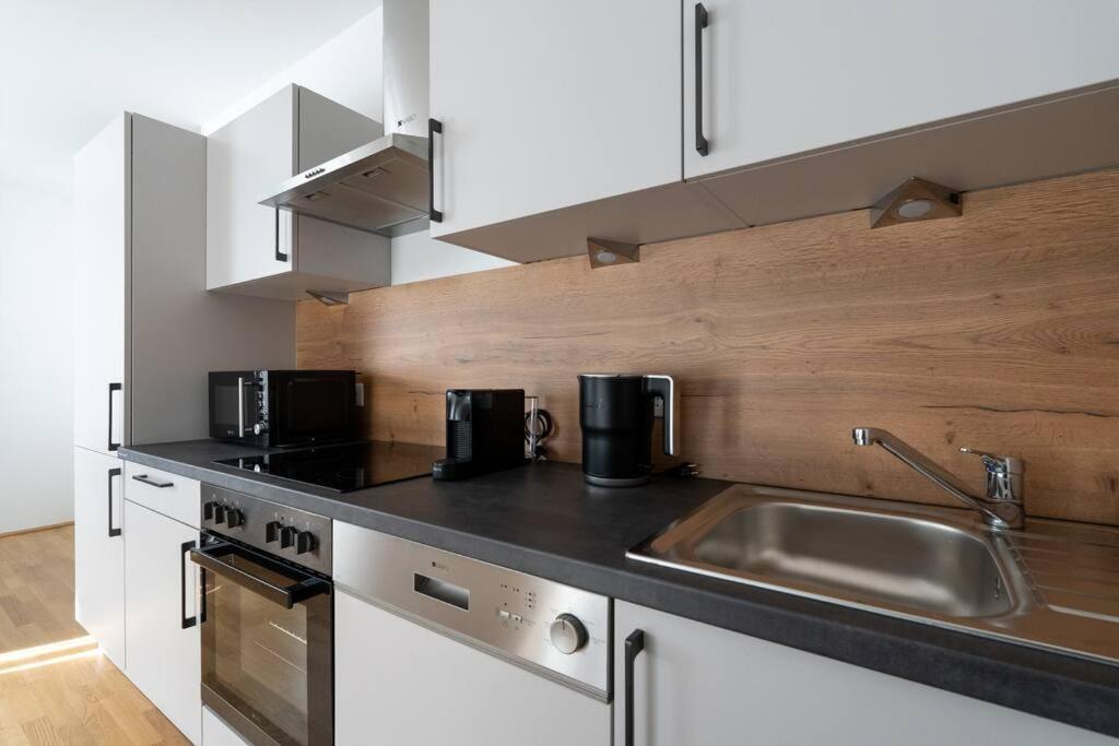 Sunny 1Br Home With Balcony By Hm Wien Eksteriør billede